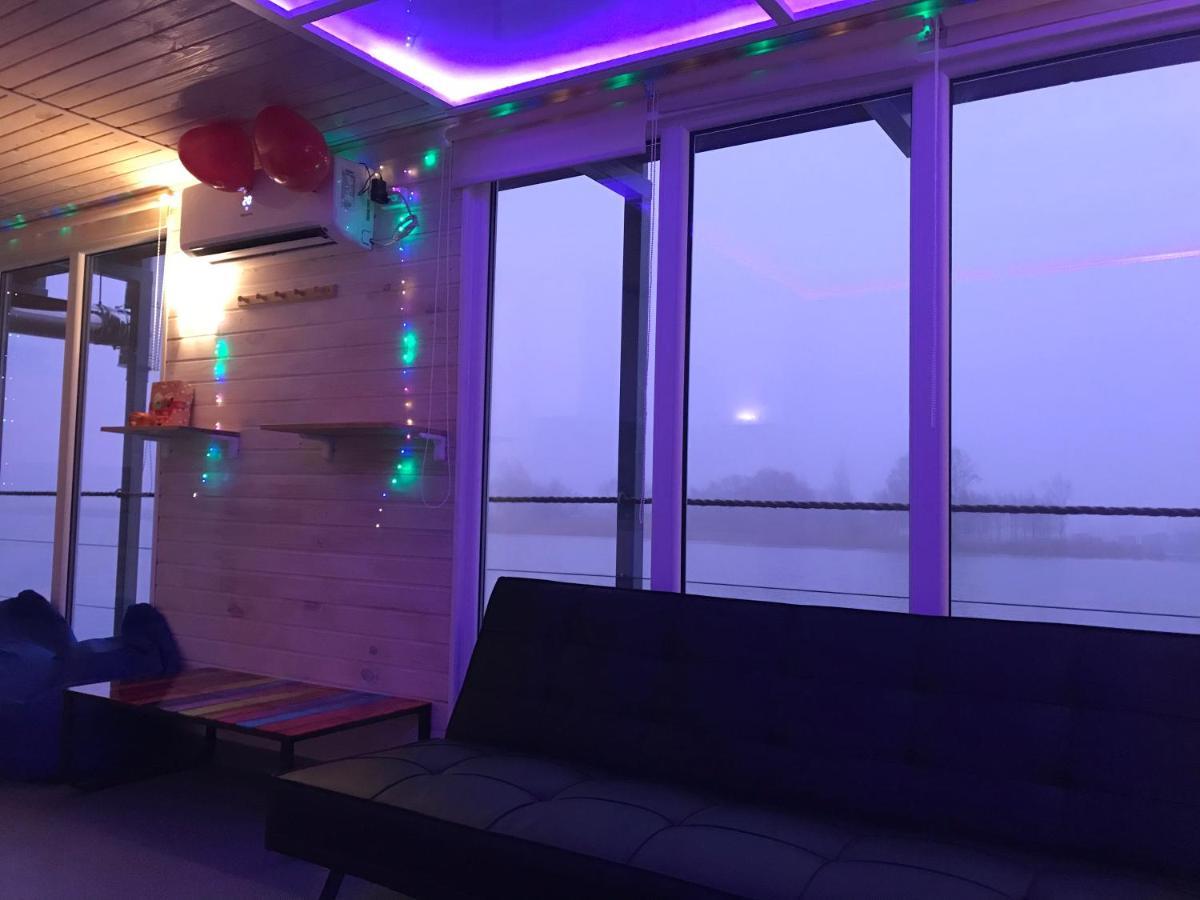 فندق Houseboat On The Water لييبايا المظهر الخارجي الصورة