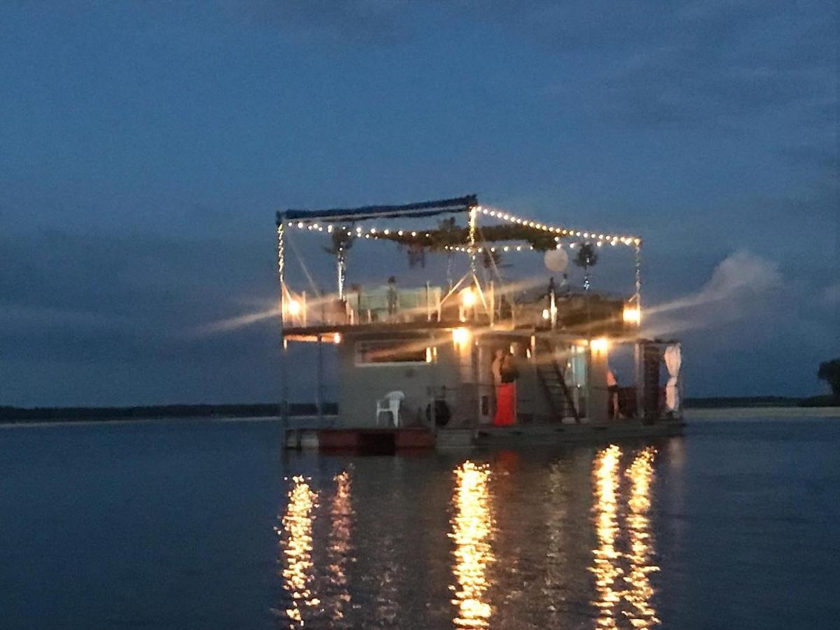 فندق Houseboat On The Water لييبايا المظهر الخارجي الصورة