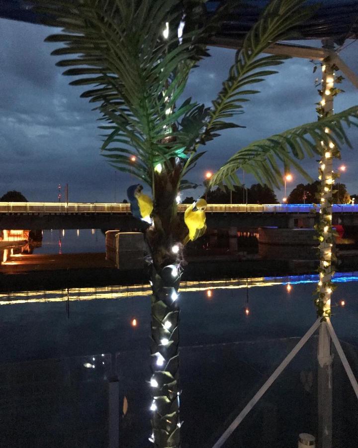 فندق Houseboat On The Water لييبايا المظهر الخارجي الصورة