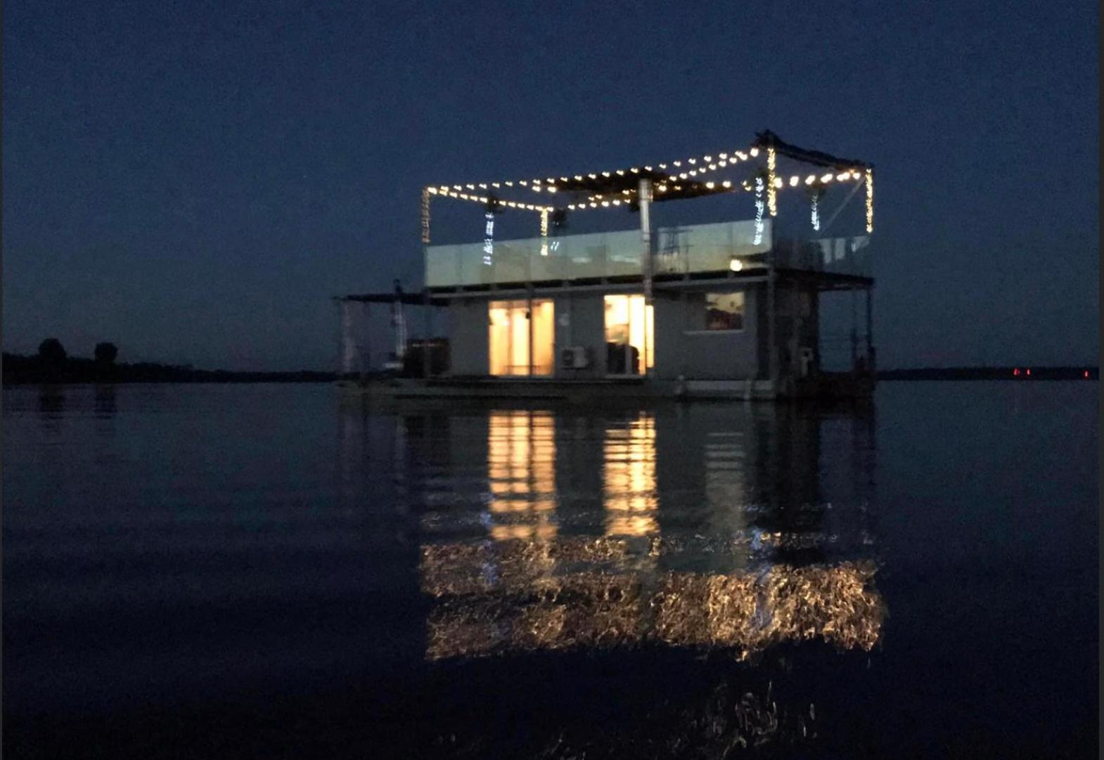 فندق Houseboat On The Water لييبايا المظهر الخارجي الصورة