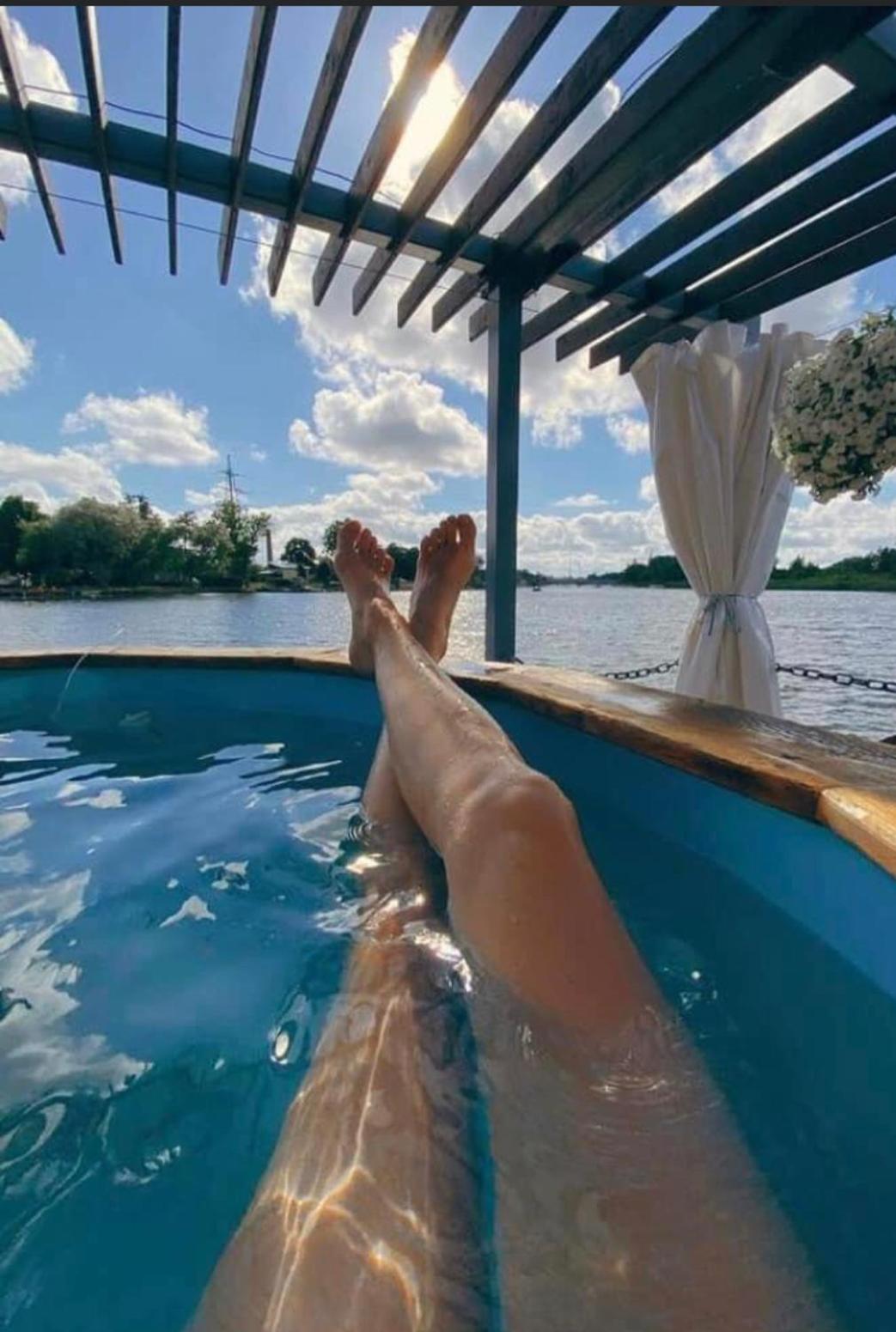 فندق Houseboat On The Water لييبايا المظهر الخارجي الصورة