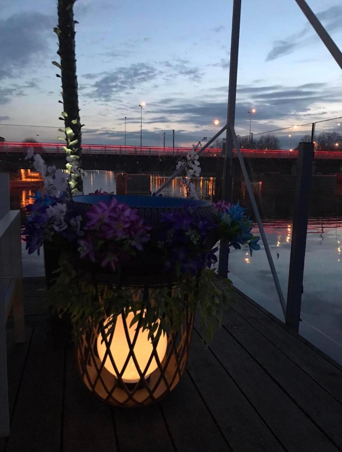 فندق Houseboat On The Water لييبايا المظهر الخارجي الصورة