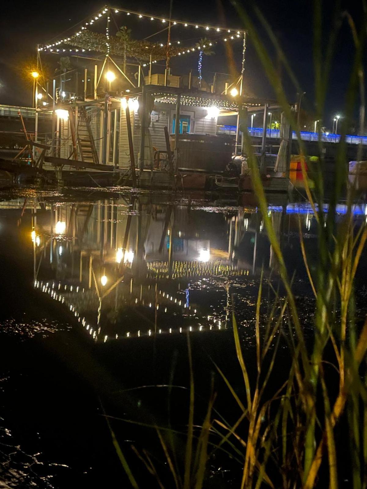 فندق Houseboat On The Water لييبايا المظهر الخارجي الصورة