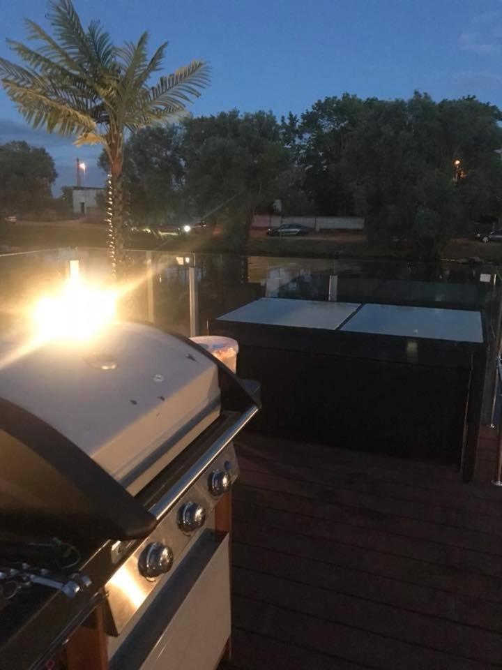 فندق Houseboat On The Water لييبايا المظهر الخارجي الصورة