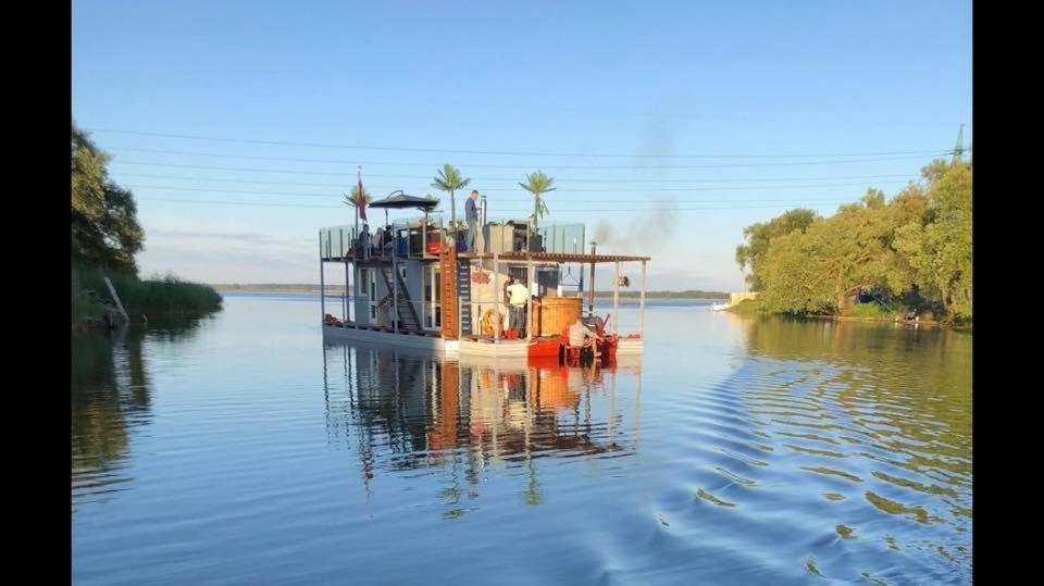 فندق Houseboat On The Water لييبايا المظهر الخارجي الصورة